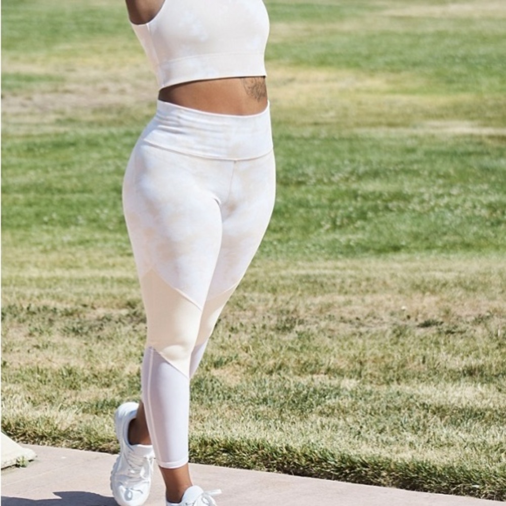 Fabletics Zone High Waisted 7/8 Legging NWT